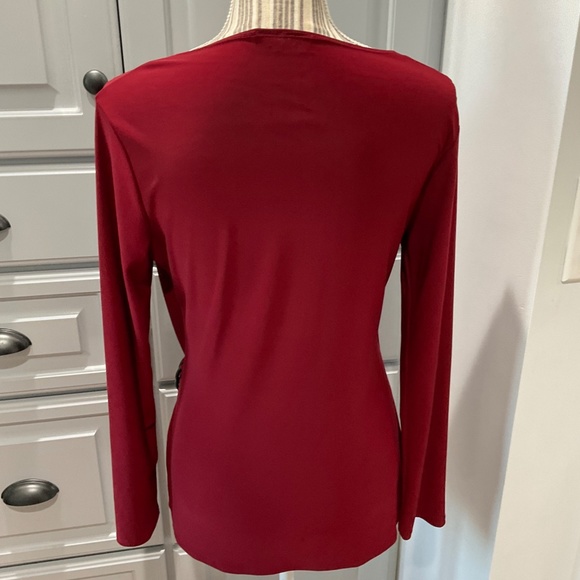 JM Fleurette Scarlet Drape Front Blouse with Gold Accent Piece, Size L, NWOT - Picture 4 of 5